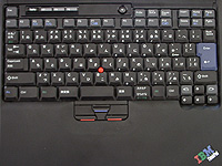 IBM製のキーボードがお気に入りだそうで、職場でも“スペース・セーバー・キーボード”をご愛用とのこと