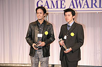 「バーガーメーカー」で“GAME AWARDS INDIES”大賞を授賞した生島 大 氏（右）と、「MANNEKENPIS」で優秀賞を授賞した小沼 雅嗣 氏（左）
