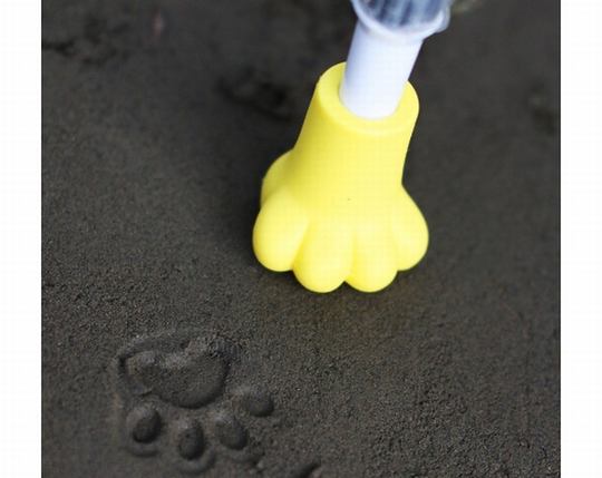 猫の足跡を傘の先っぽでペタペタと再現できる 梅雨を楽しく過ごせる 肉球スタンプ ニュース Mdn Design Interactive Edition 窓の杜