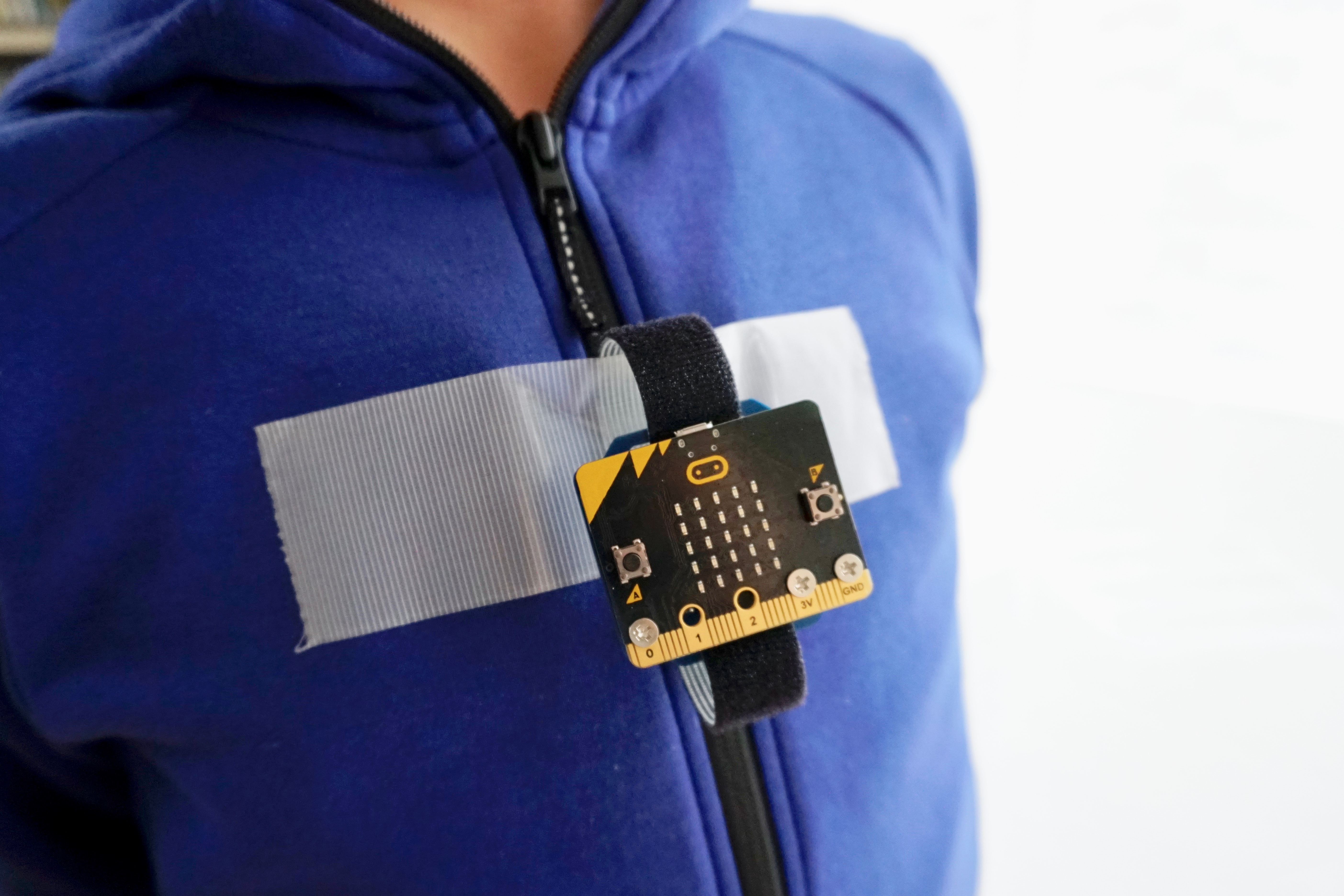 micro:bitを腹筋カウンターにするプログラム ～運動不足解消のモチベーションアップ！【どれ使う？プログラミング教育ツール】