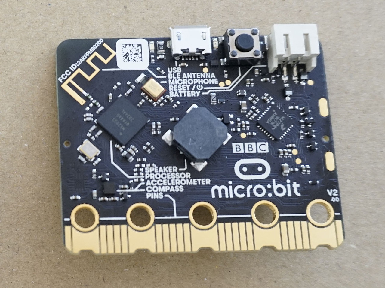 micro:bit マイクロビット v2.2 最新版 純正品 簡単プログラミング micro:bit マイクロビット v2.2 最新版 純正品 簡単 プログラミング