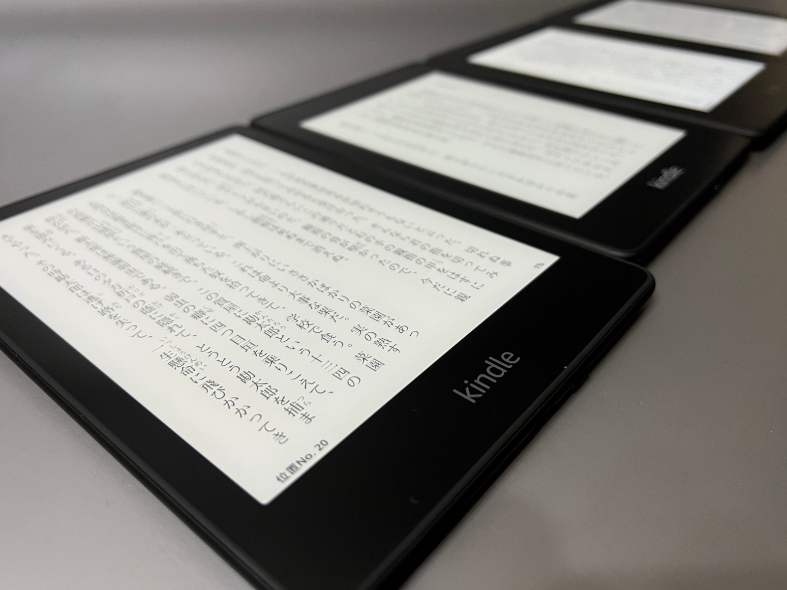 新「Kindle Paperwhite」が登場！ 旧モデルから買い替えるべきか1世代ずつチェック - 山口真弘のおすすめ読書タブレット比較 - 窓の杜