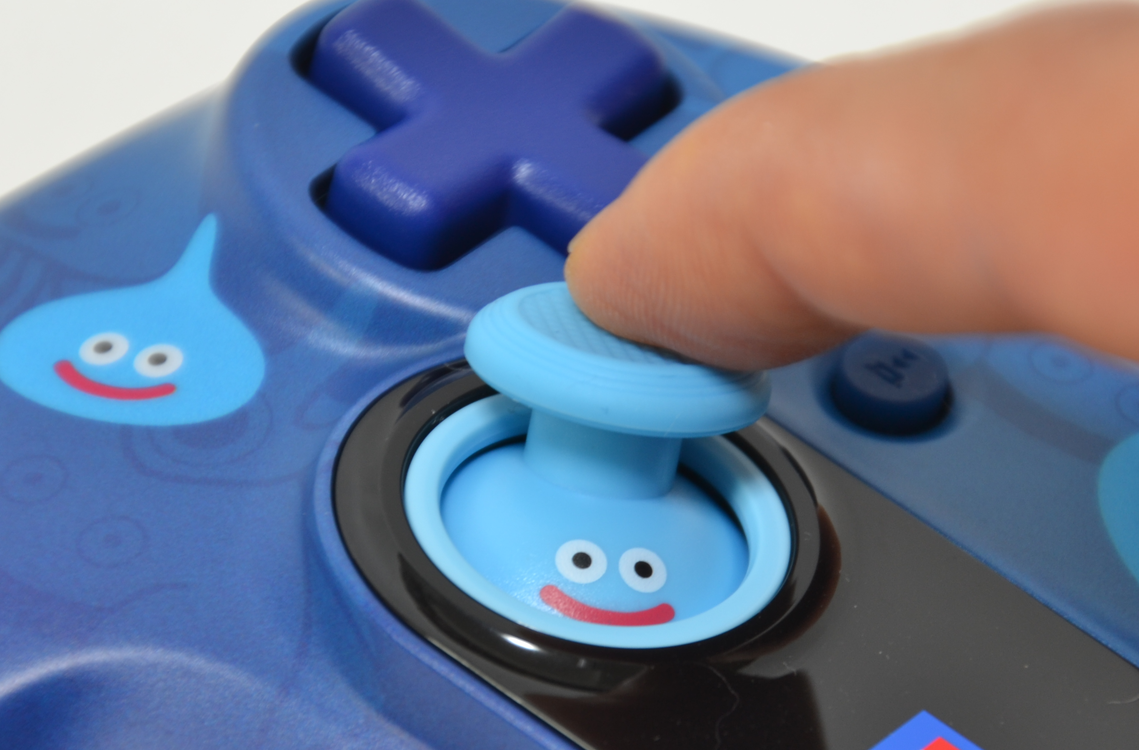 ドラクエの日」に発売のスライムだらけのゲームパッド、実は機能